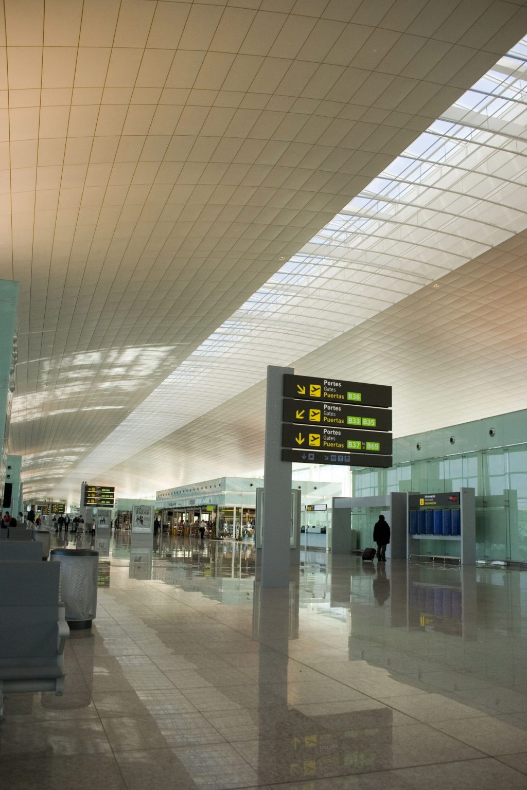バルセロナ・エル・プラット国際空港 - 2000ピクセル以上のフリー写真素材集