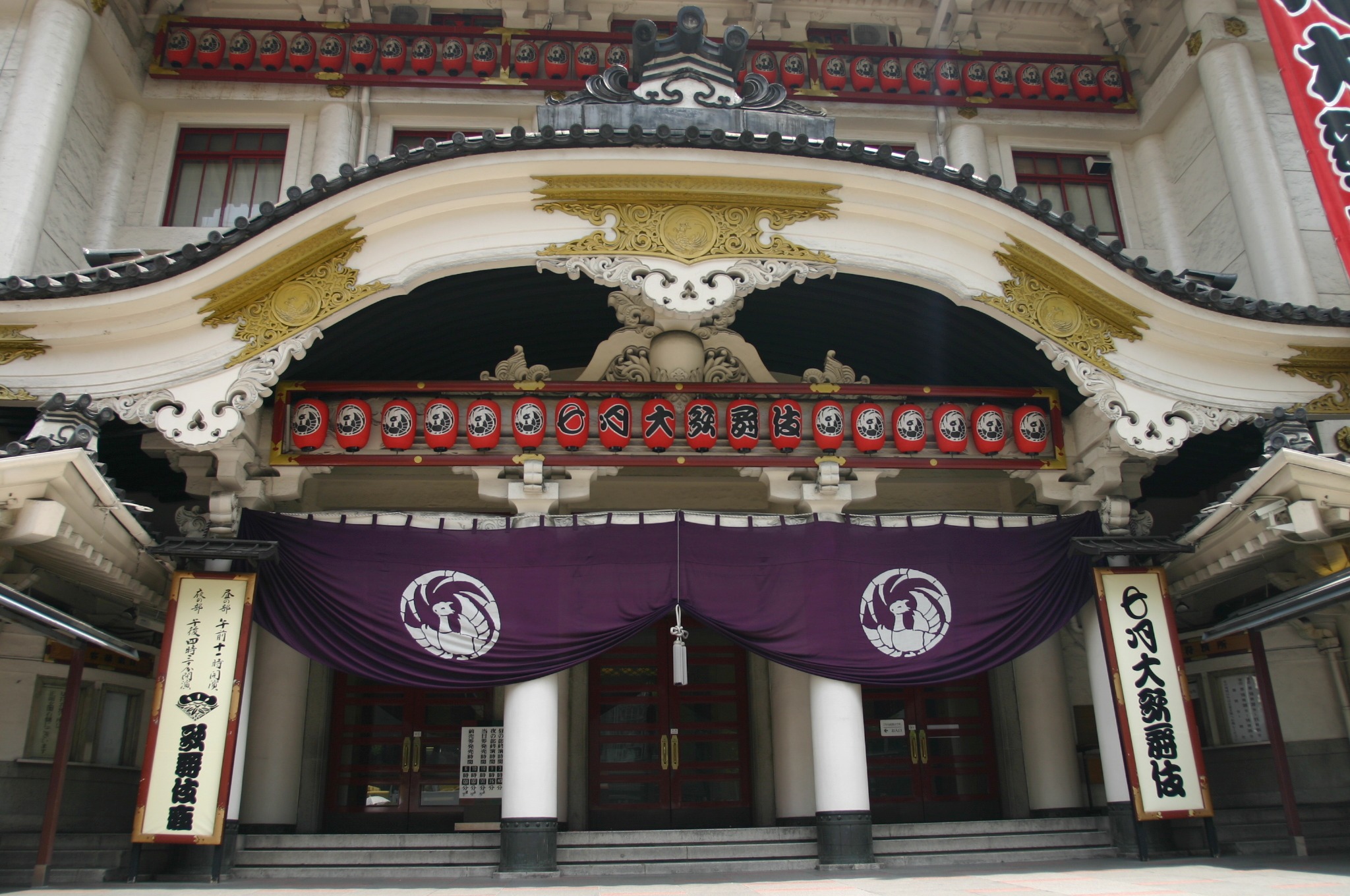 銀座歌舞伎座の入り口